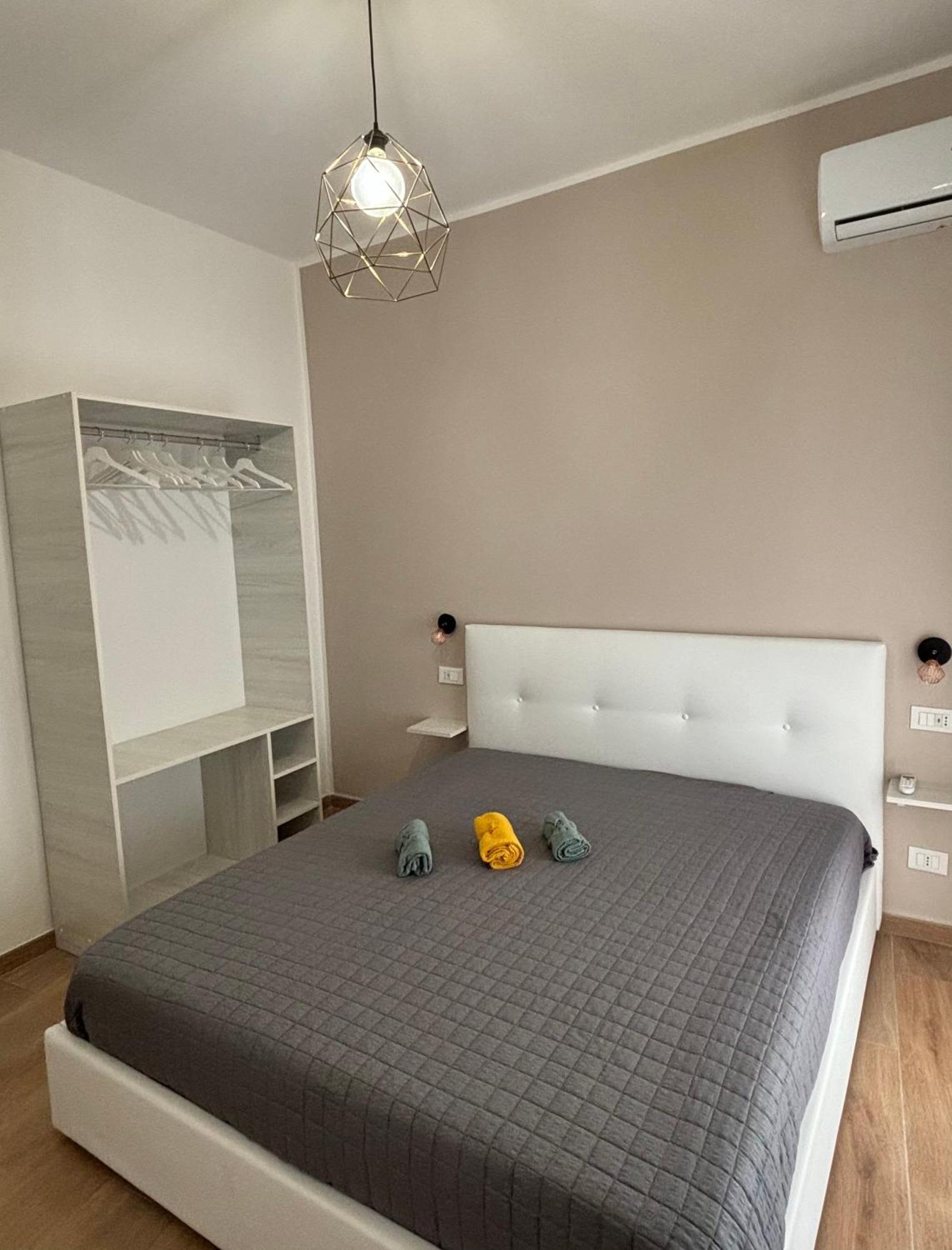 Perni Rooms パレルモ エクステリア 写真